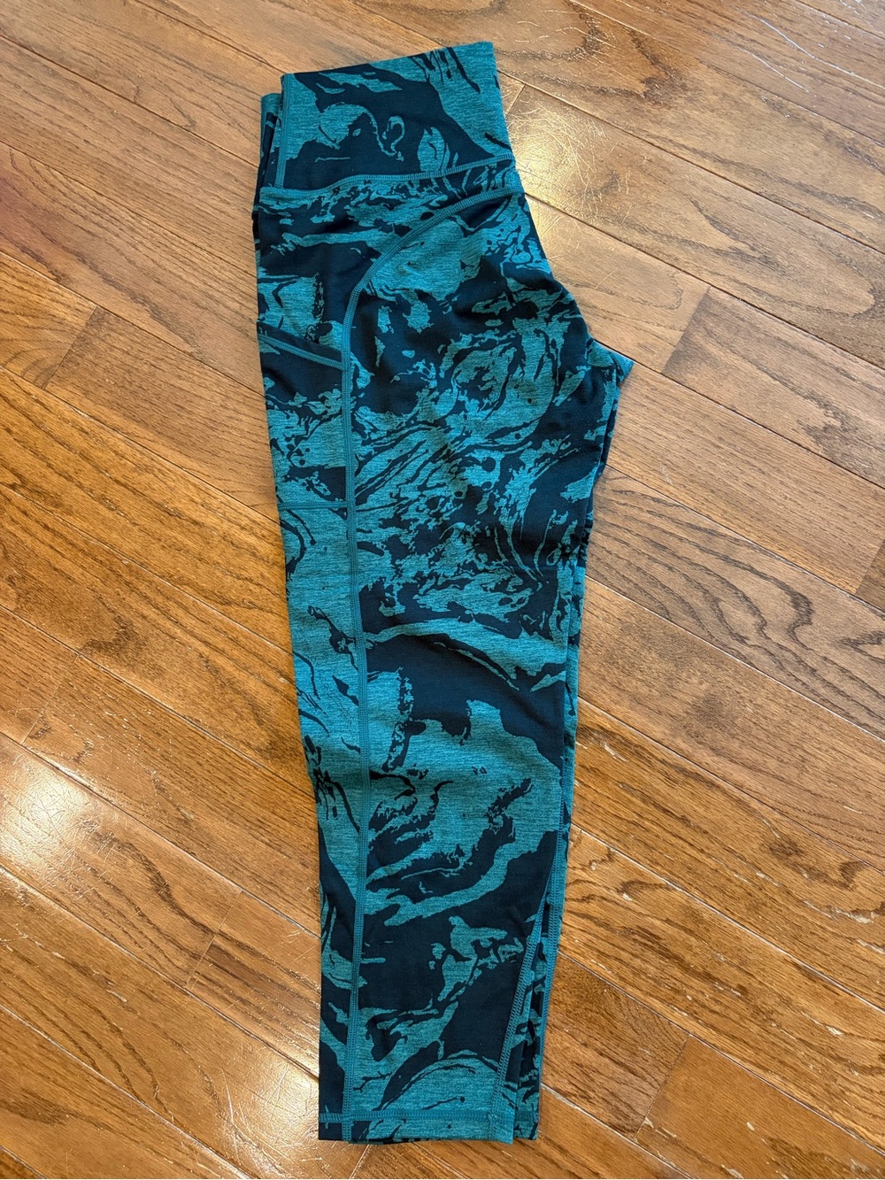 aerie Offline Teal and Black Print Leggings XL/short inseam